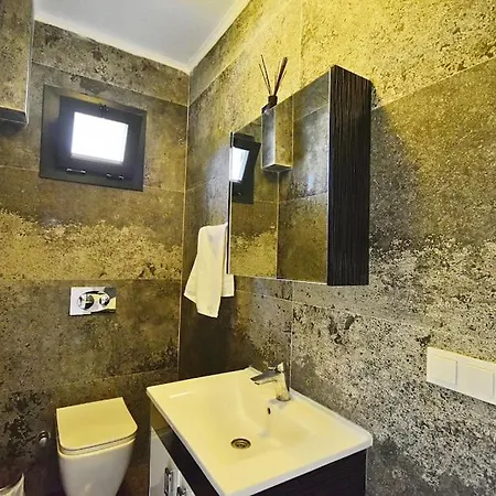 Elin Willa *
